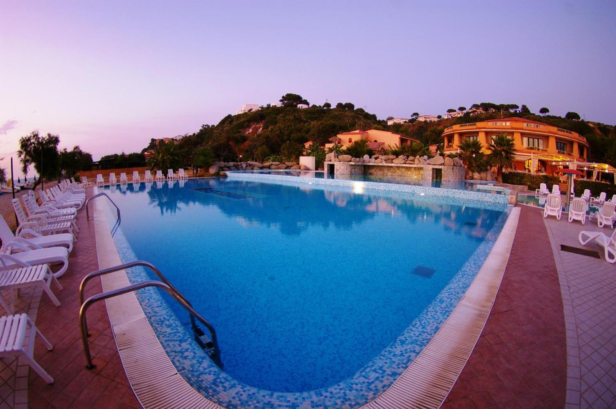 Solemare Club Village Capo Vaticano Buitenkant foto