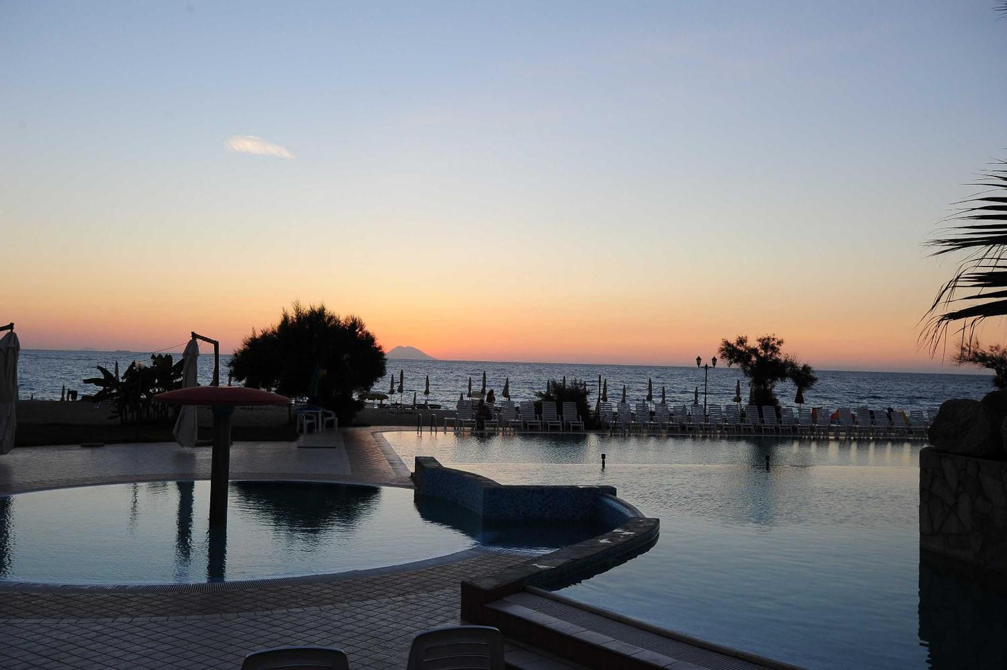 Solemare Club Village Capo Vaticano Buitenkant foto