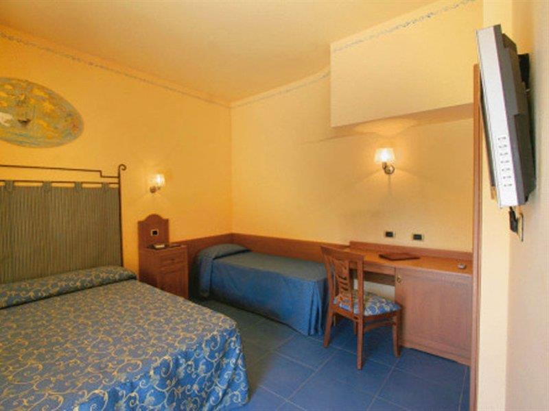 Solemare Club Village Capo Vaticano Buitenkant foto